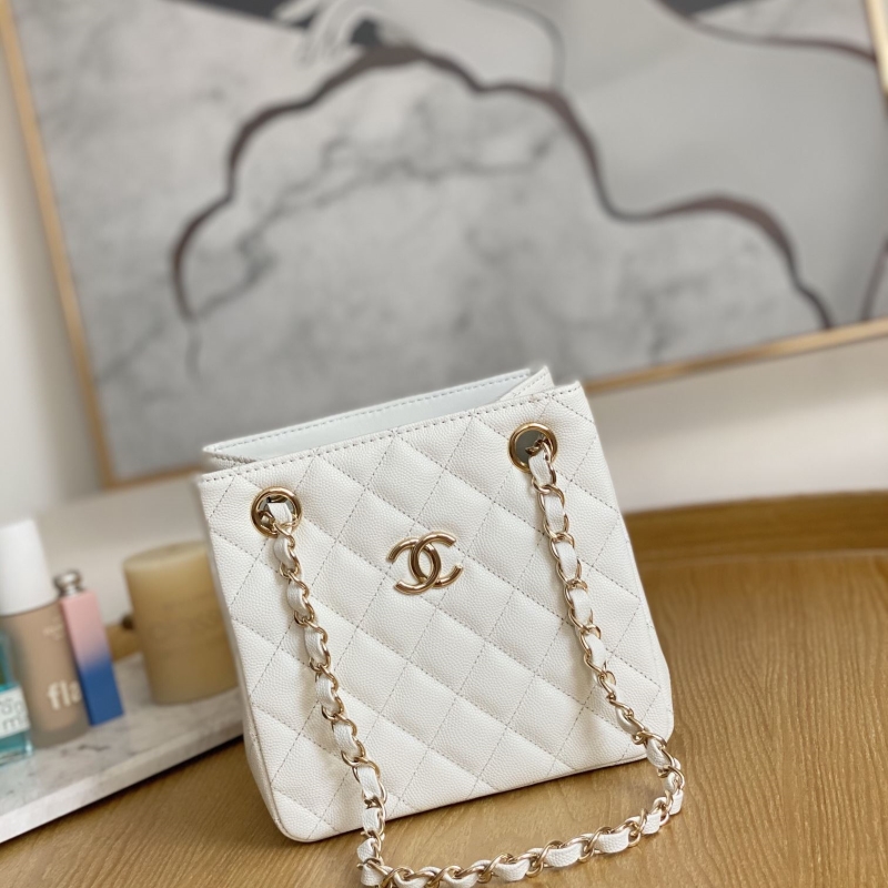 Ch**el bucket bags